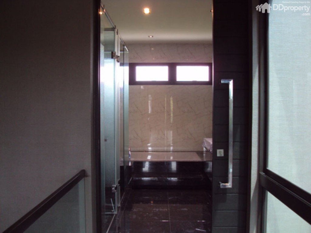 Landmark Ekamai Ramindrap82