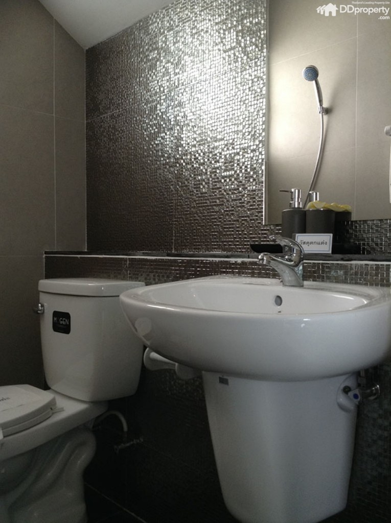 Lio Nov Wongwaen-Pinklaop78-070