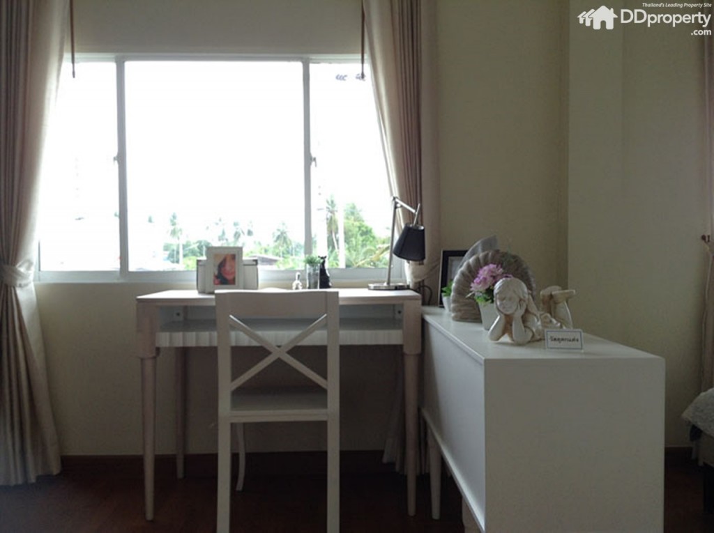 Lio Nov Wongwaen-Pinklaop91-083