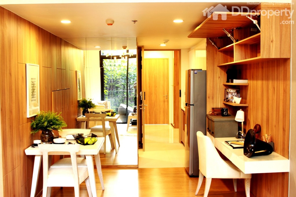 มุมมองจากห้องโถ่งกลาง ความสูงประมาณ 2.8 เมตร