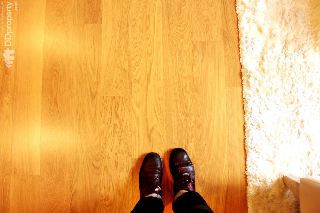 พื้นห้องเป็นพื้นไม้ เอ็นจิเนียร์วูด
