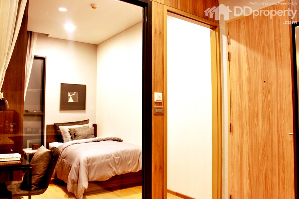 ห้องนอนเล็กอยู่ต้องข้ามกับห้องครับ