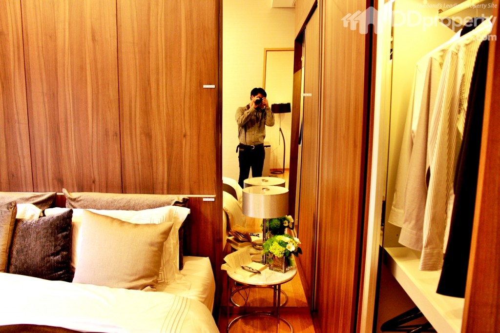 ด้านข้างของเตียง