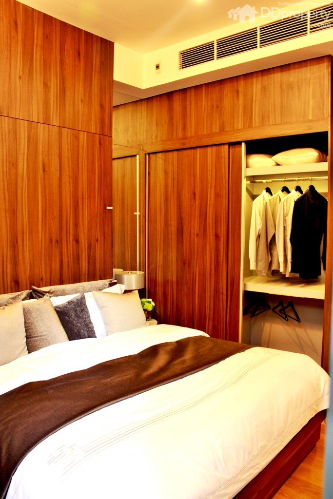 ตู้เสื้อผ้าบิวท์อินท์