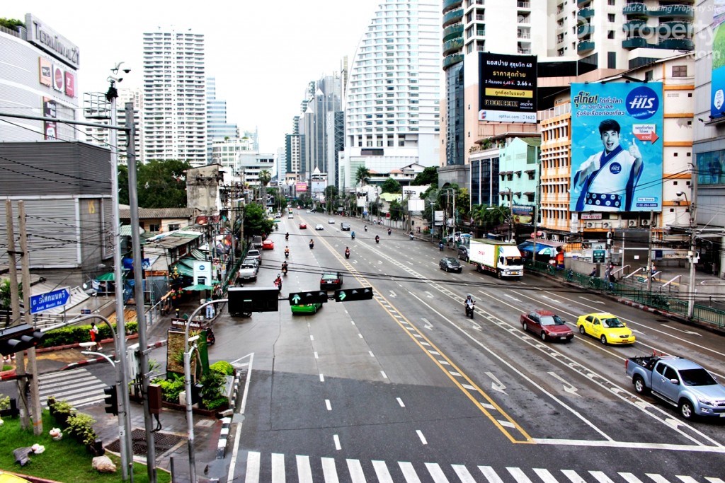 ถนนเส้นอโศกมนตรี