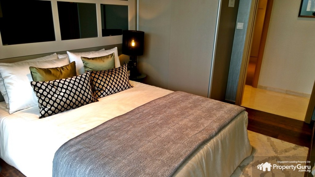 Common bedroom with queen size bed