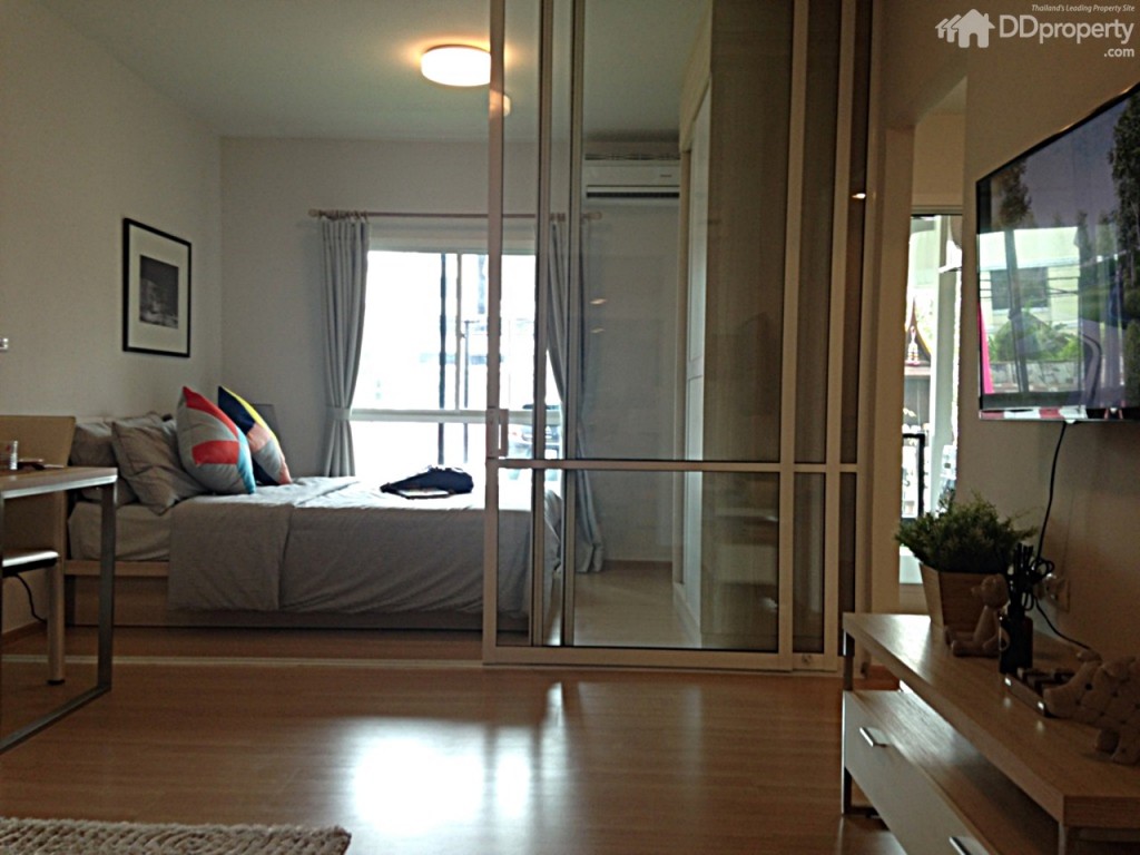 รูปแบบห้องชุดจะแยกเป็น 2 ส่วน คือ ส่วนที่พักอาศัย ได้แก่ ห้องนั่งเล่นและห้องนอน กับส่วนห้องครัว+ห้องน้ำ+ระเบียง