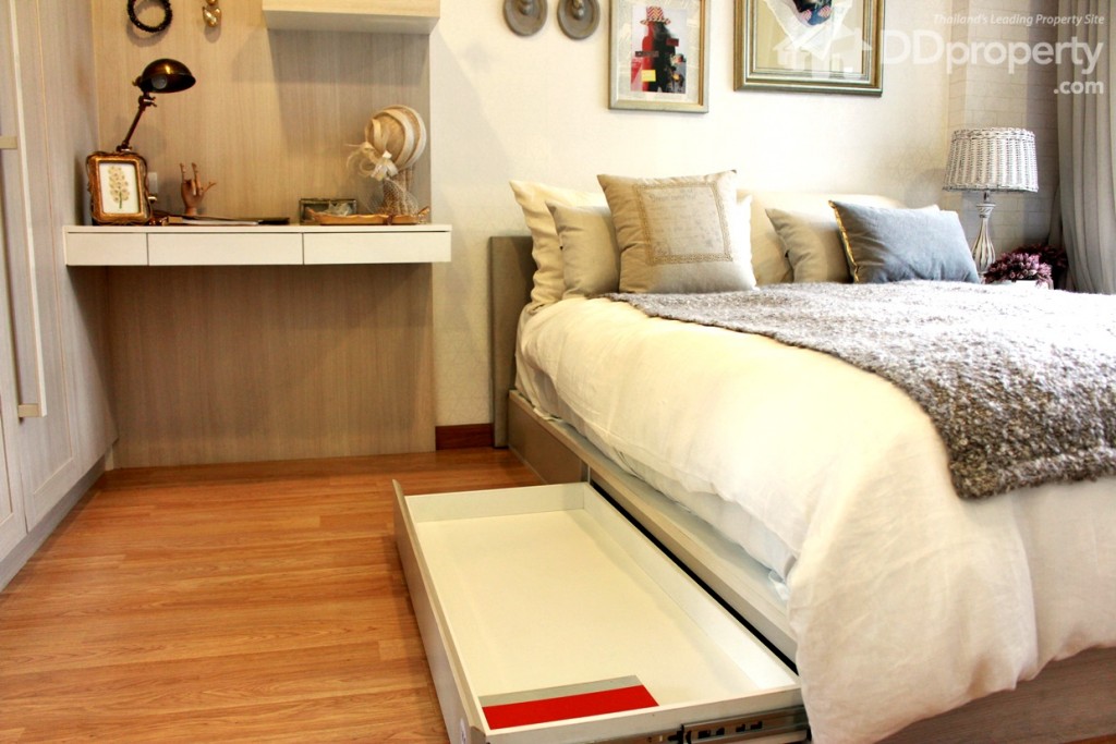 มีช่องเก็บของใต้เตียง