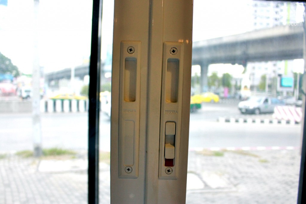 วัสดุตีขอบกระจก