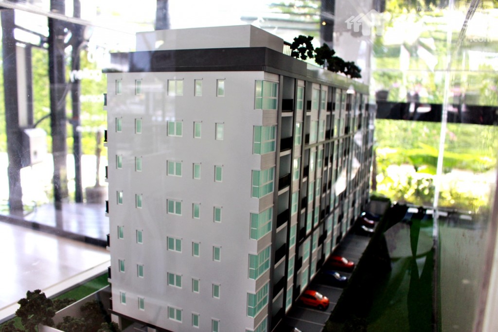 มุมมองทิศตะวันออกของตัวอาคาร