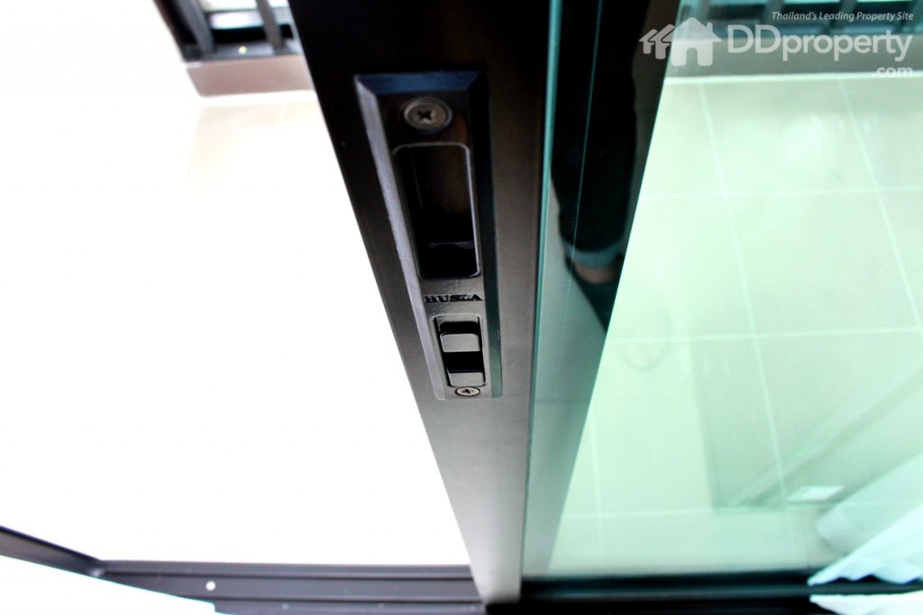 วัสดุขอบกระจกที่ทางโครงการเลือกใช้