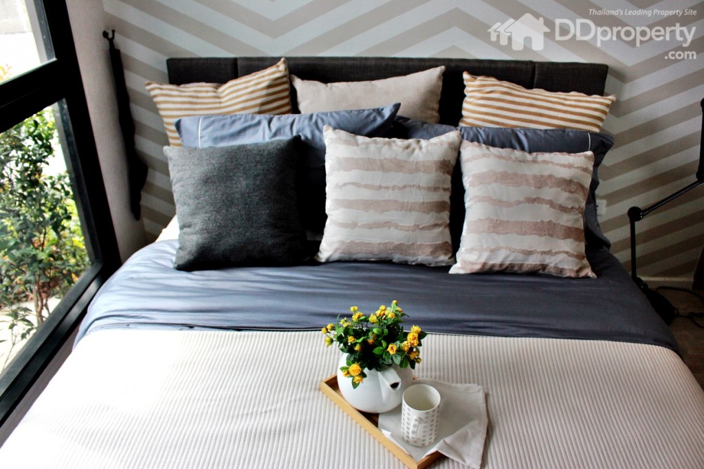 ที่นอนขนาด 5 ฟุตโดยประมาณ