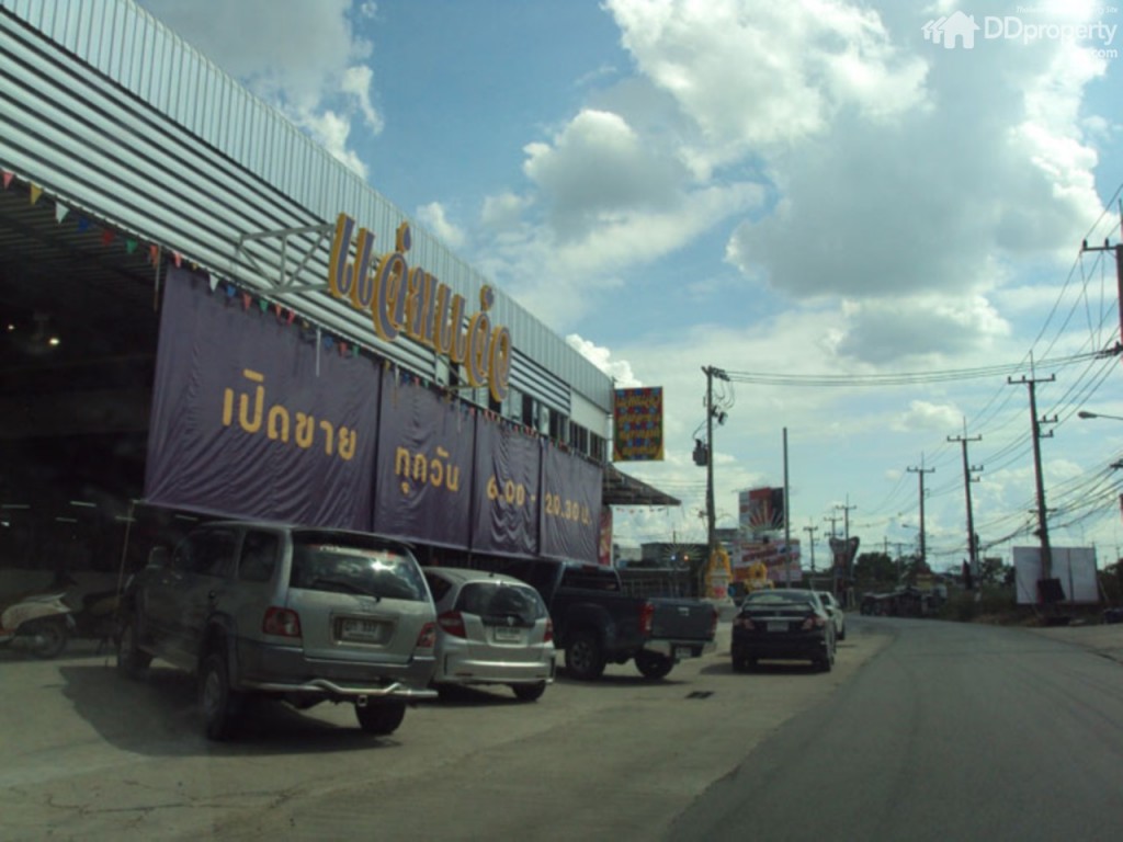 ตลาดนัดแจ่มแจ๋ว