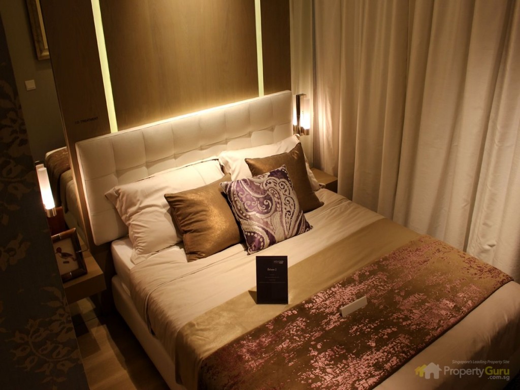 queen sized, bedroom, high park