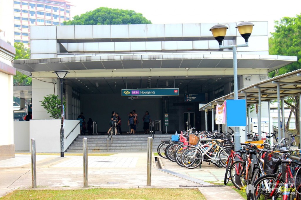 nearby, walking distance, transport, MRT