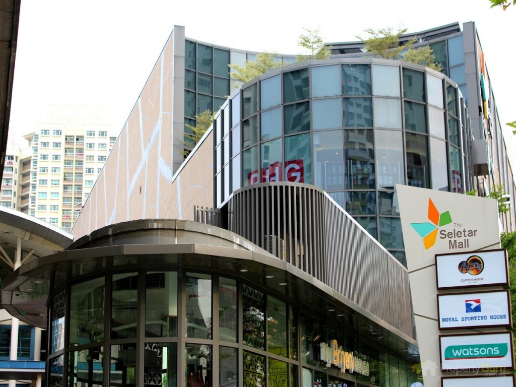 nearby malls, walking distance