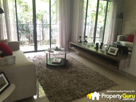 007 Ken Rimba Living Room