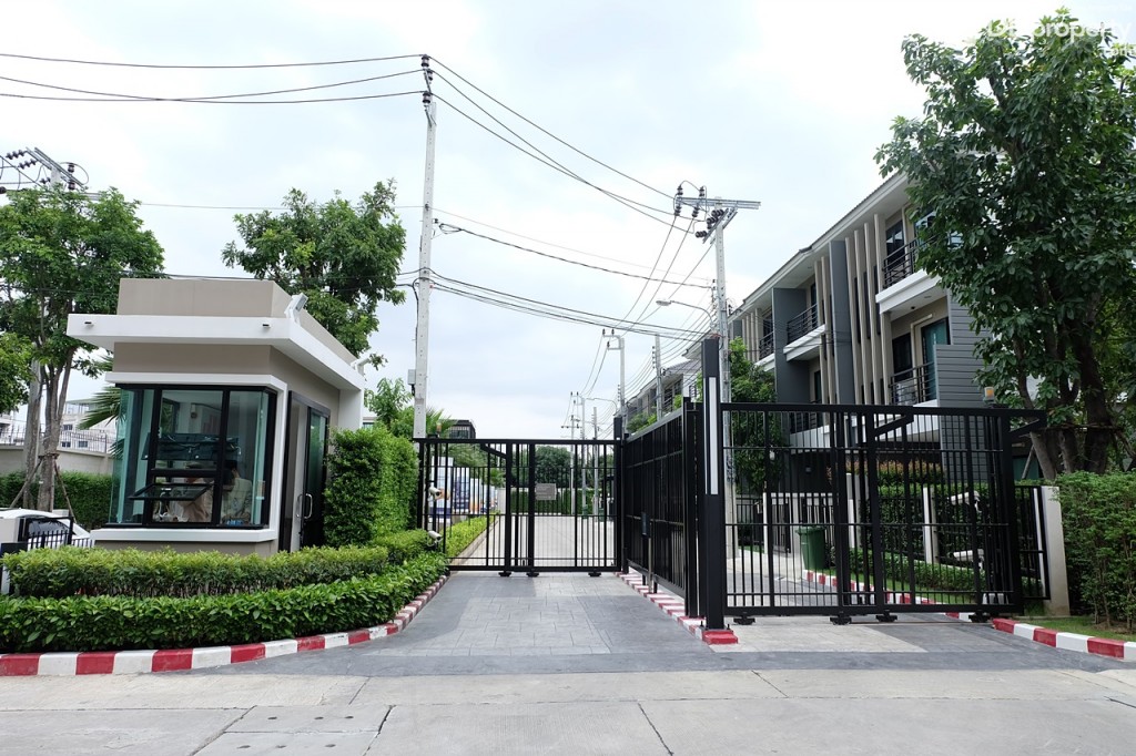 1 Workplace DDpropertyDSCF0181-024