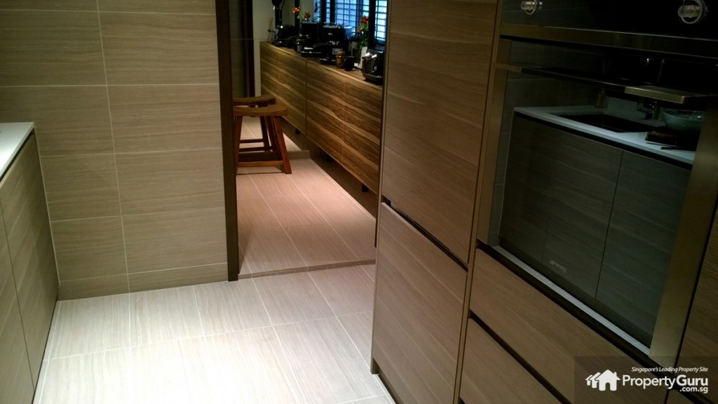 3-bedroom kitchen with built in oven and fridge