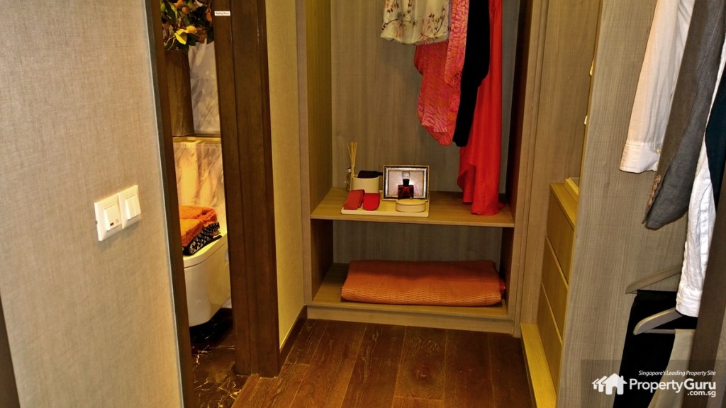 3-bedroom master bedroom walk in closet