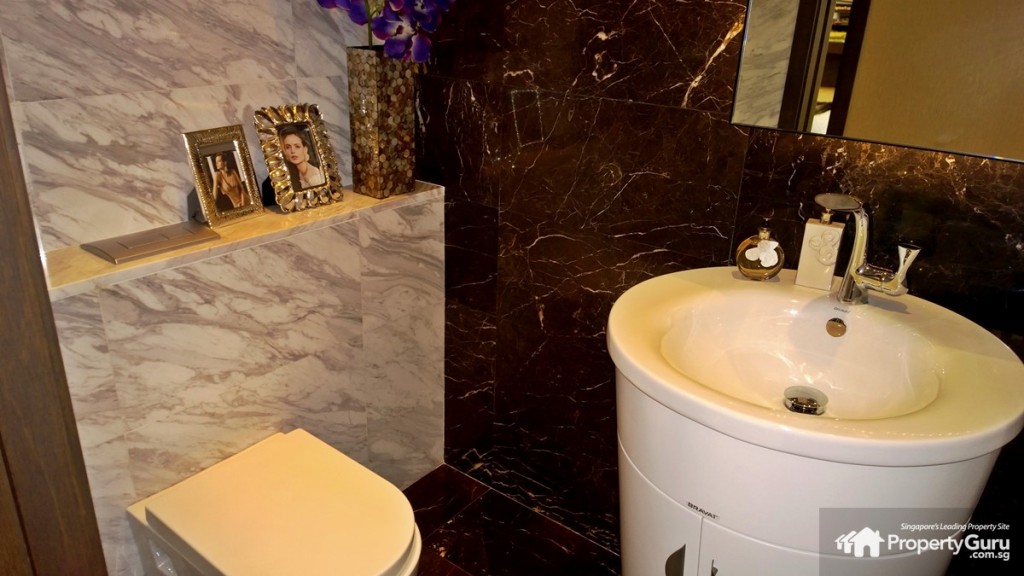 3-bedroom powder room