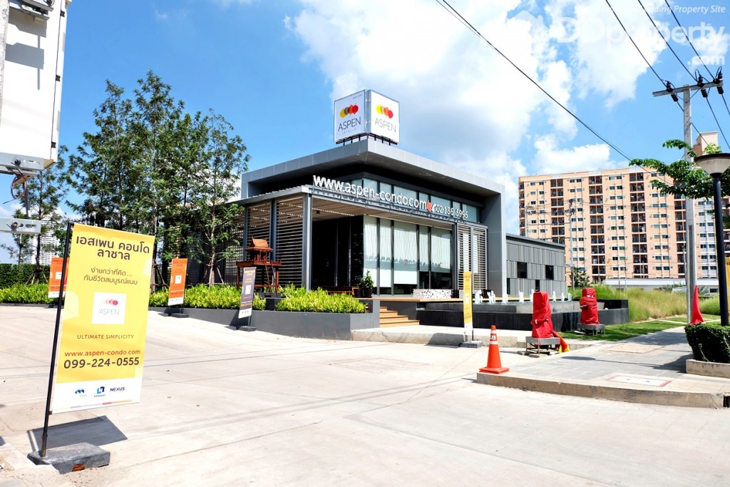 สำนักงานขายอยู่ซ้ายมือ