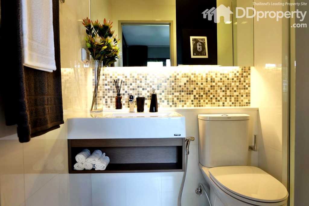 ห้องน้ำอยู่ติดกับห้องนอน