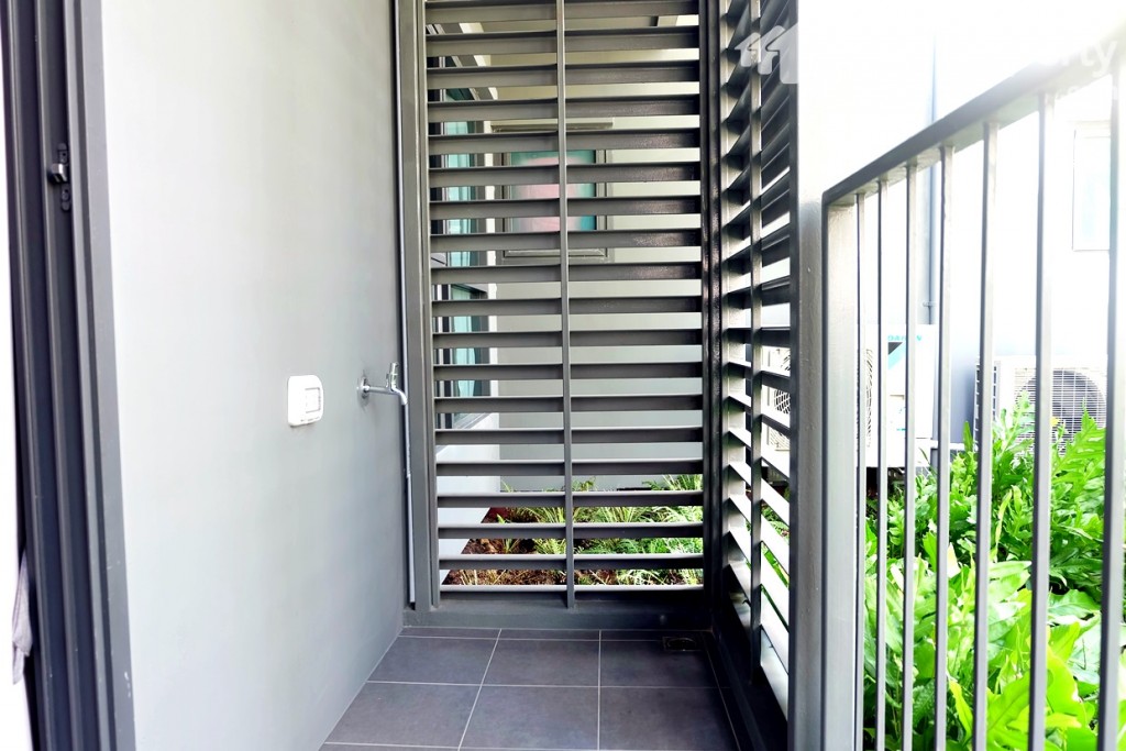 มีระแนงกันเพื่อความสวยงาม