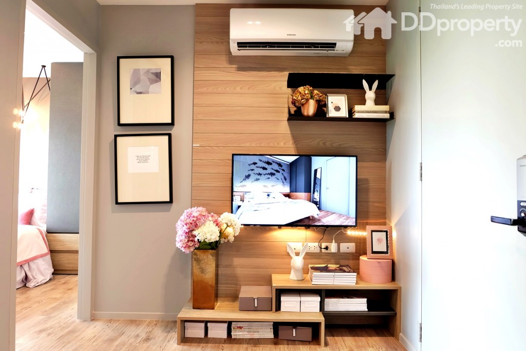 ด้านขวามือเฟอร์นิเจอร์บิวท์อิน