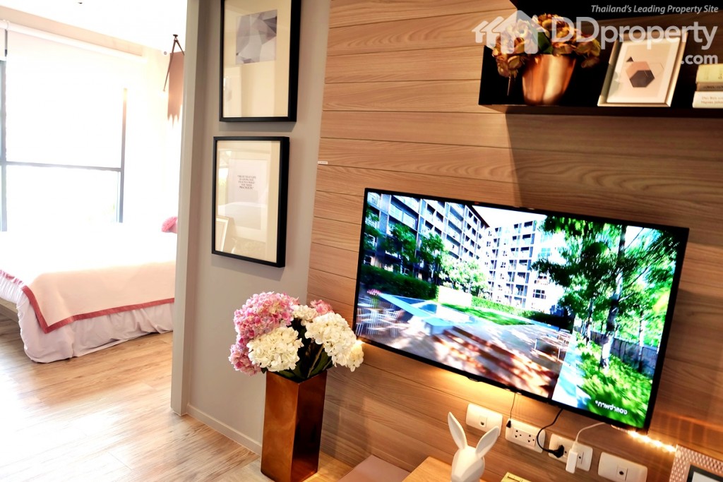 ซ้ายมือเป็นห้องนอน