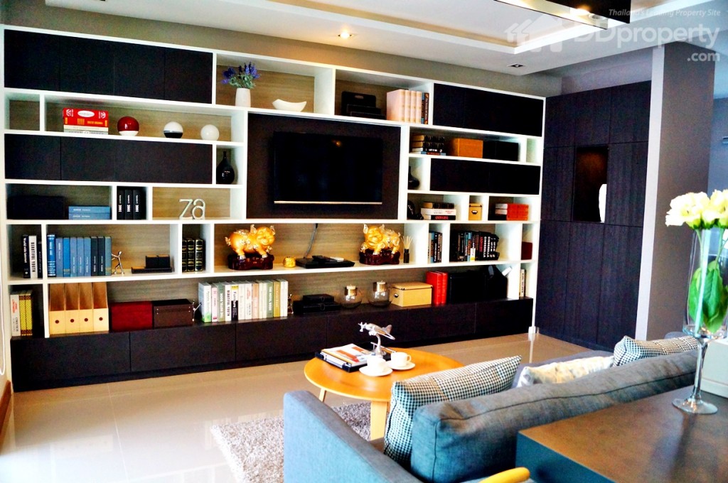 พื้นชั้น 1 ปูกระเบื้องแกรนิต