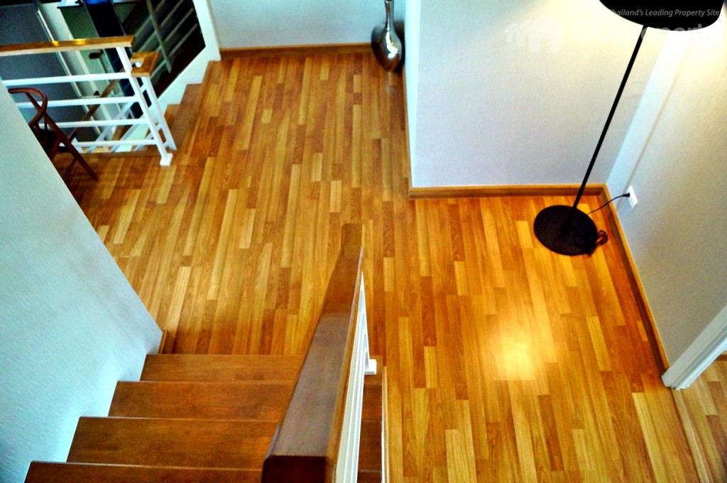 ห้องนอนใหญ่สามารถว่าเตียงขนาด 6 ฟุตได้สบายๆ