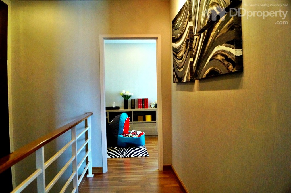 ซ้ายมือเป็นห้องนอนเล็ก