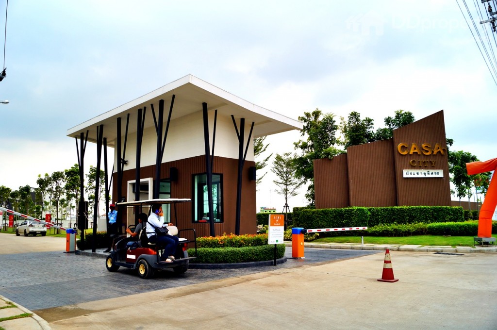 ด้านหน้าทางเข้าโครงการ