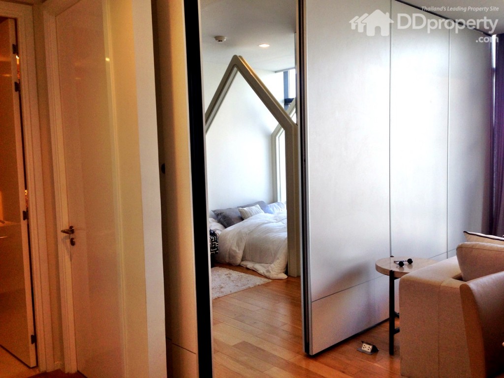 มุมมองของห้องนอนเล็กที่กั้นด้วย Movabel Partition Wall ทั้งยังสามารถกรองเสียงได้ถึง 45 เดซิเบล