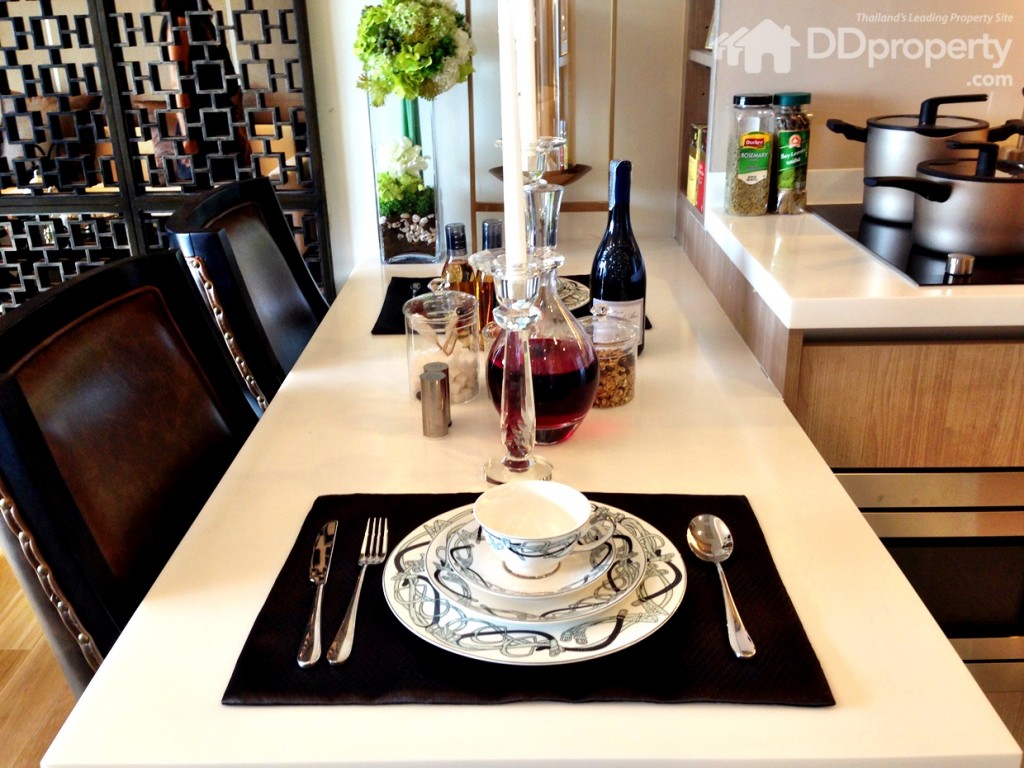 โต๊ะรับประทานอาหาร