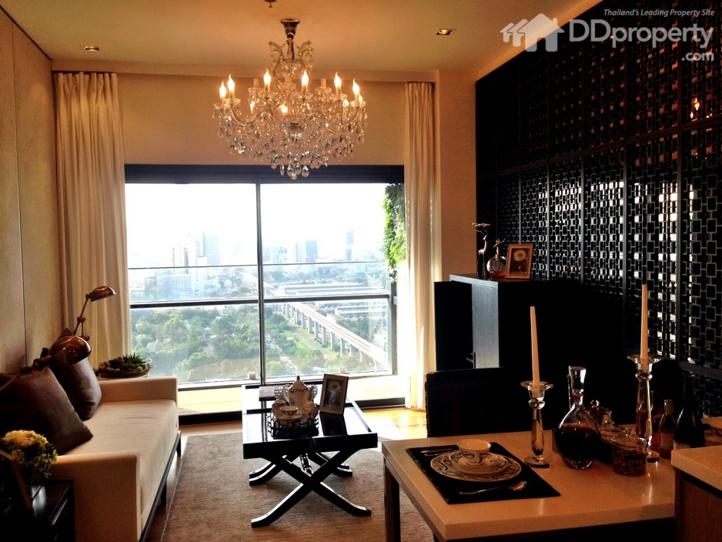 ความสูงพื้นจรดเพดาน 2.85 เมตร