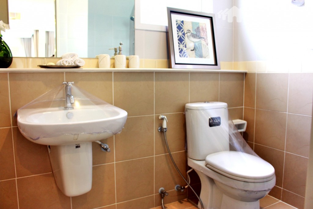 ห้องน้ำอยู่ใต้บันได