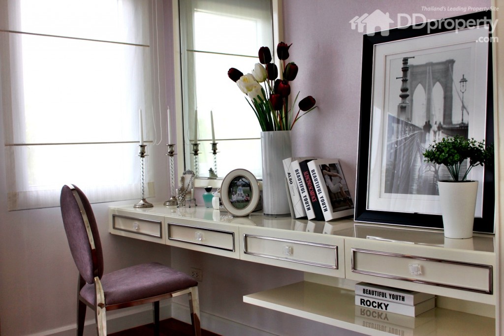 เฟอร์นิเจอร์ภายในห้องบิวท์อินแบบลอยตัว