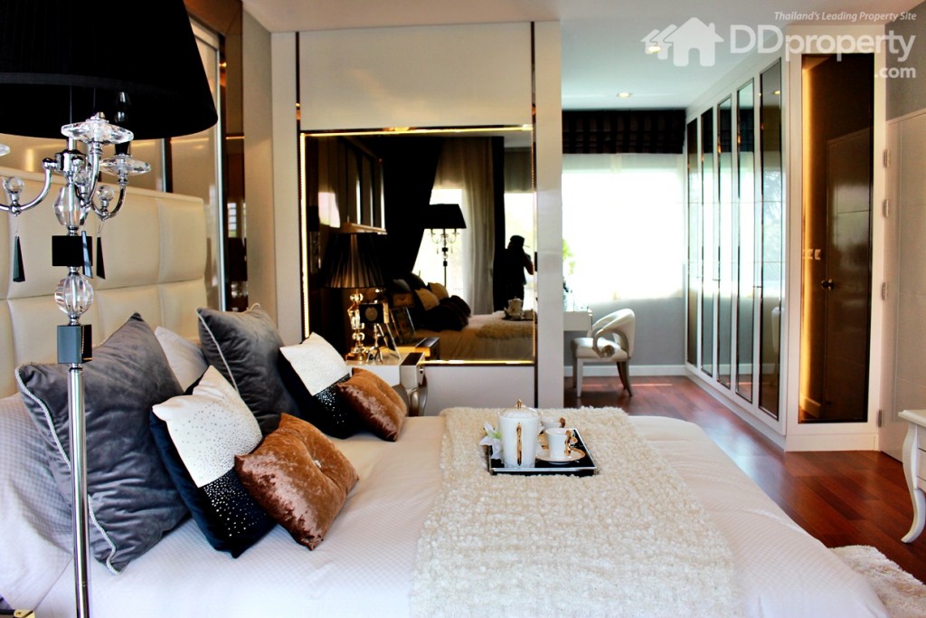 ห้อง Master Bed RM. ขนาด 3.8 x 4.5 (เฉพาะบริเวณห้องนอน)