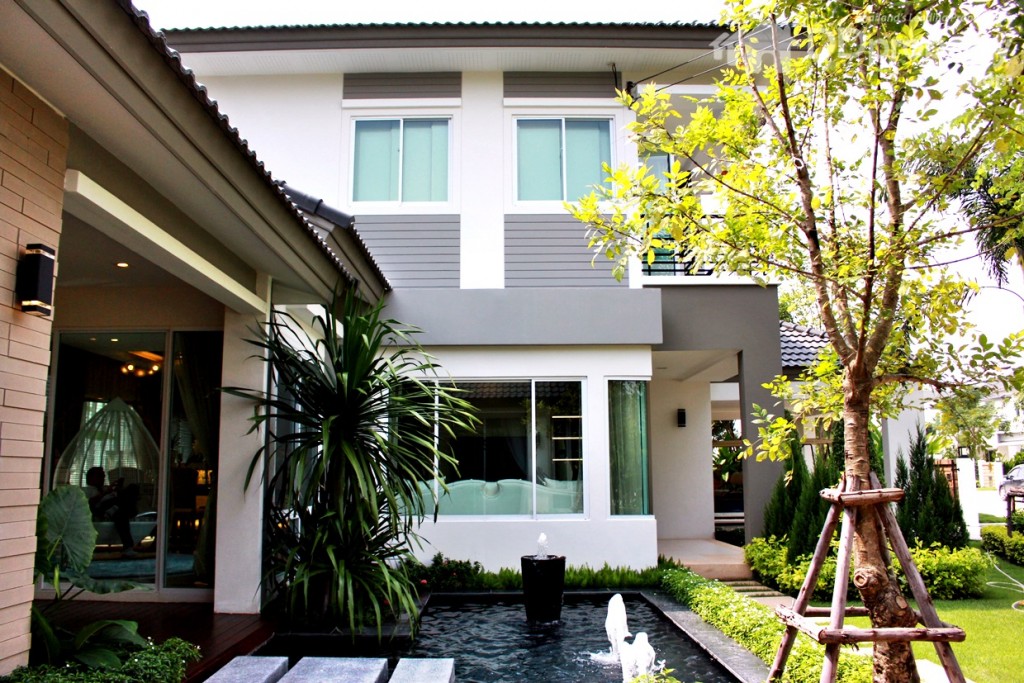 มุมมองของตัวบ้านจากเรื่องรับรอง