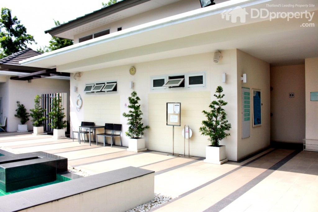 พื้นที่บริการบริเวณสระว่ายน้ำ