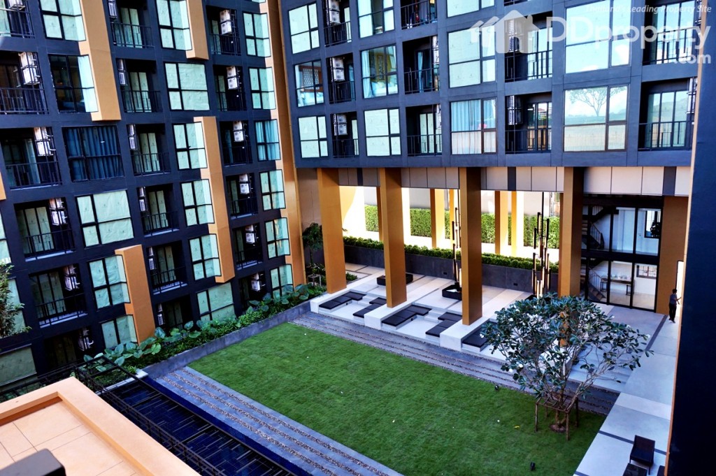 มุมมิงจากสวนบริเวณชั้นลอย