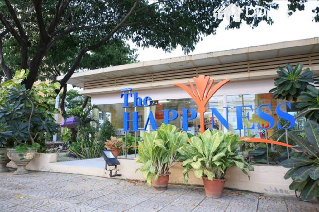 ขับตรงต่อมาอีกเล็กน้อย จะพบโครงการเดอะ แฮปปี้เนส คอนโด