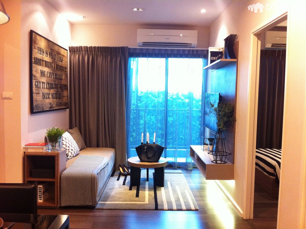 The Stage Taopoon56-029