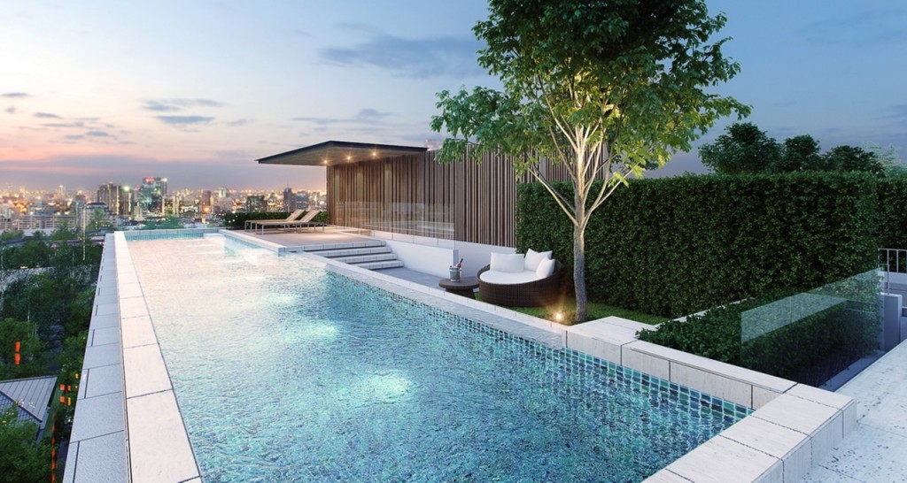 17 meters private rooftop pool