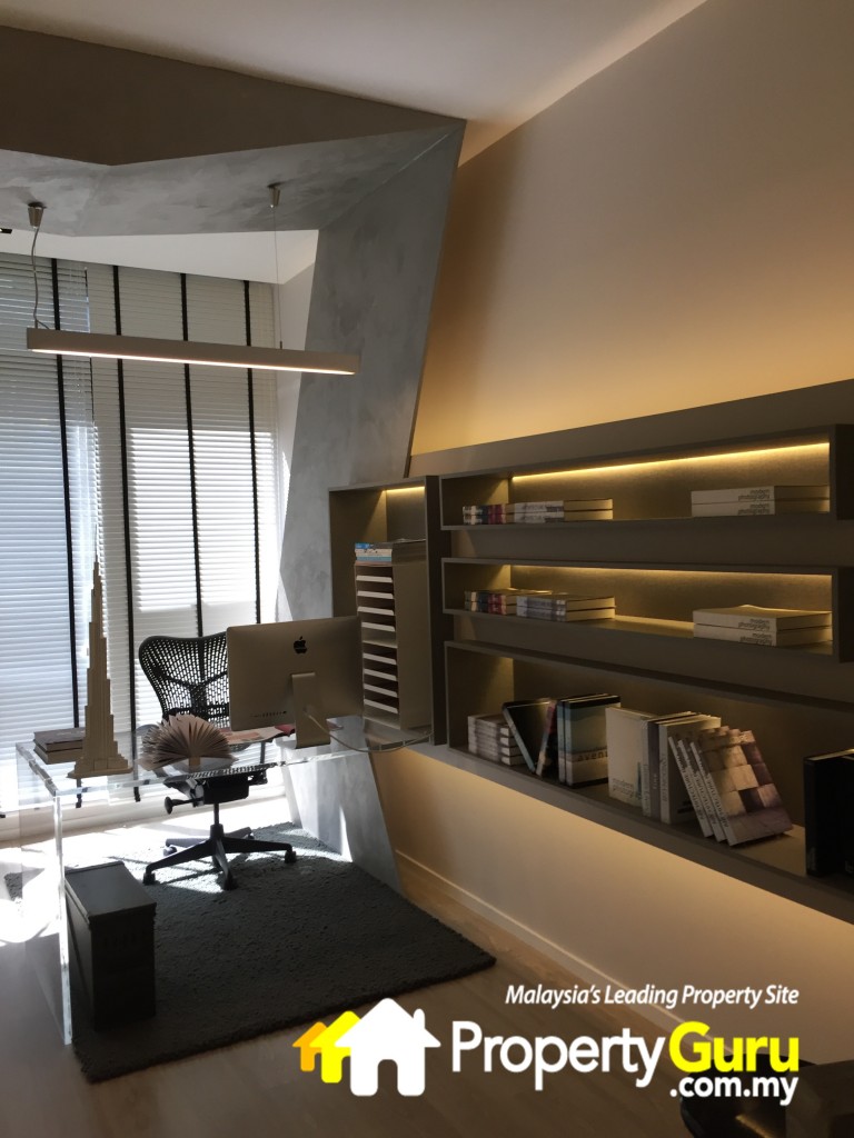 expressionzIMG_1113ex21