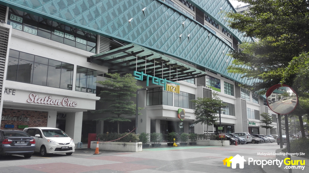 001 Cube @ One South - Street Mall