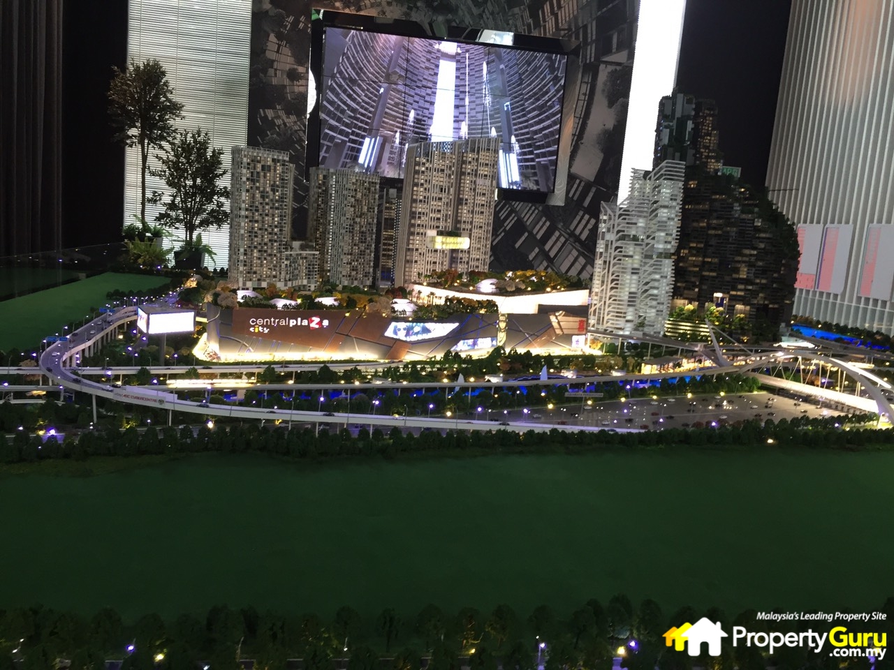 003 Parisian Tower - Scale Model