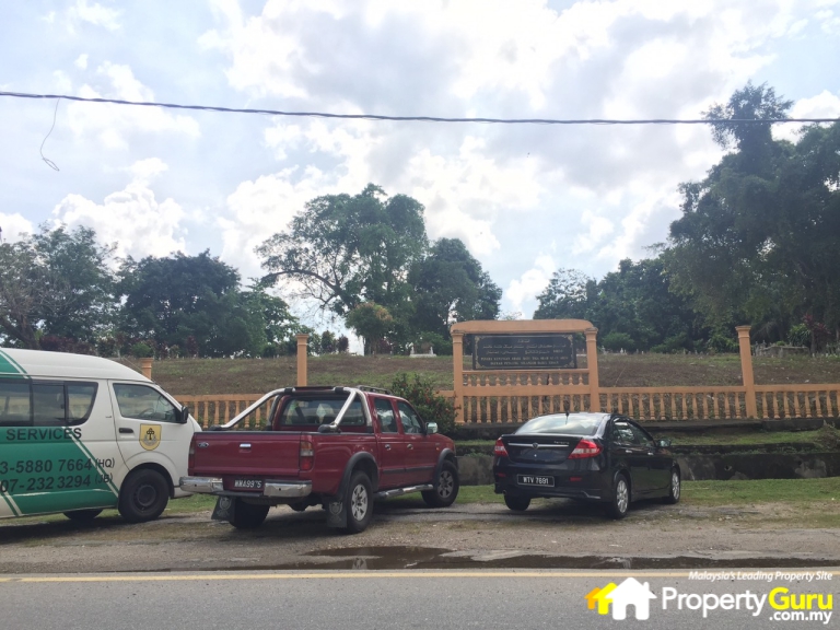 003 Tropicana Metropark - Cemetery